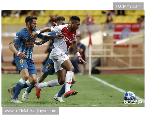 巴黎圣日耳曼连续压制对手半场